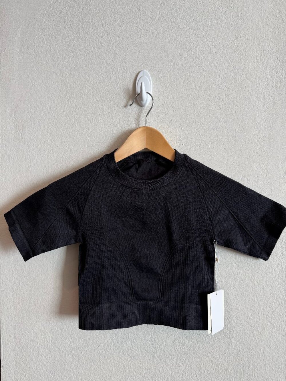 ALALA Black Ribbed Seamless Cropped Top Small NWT